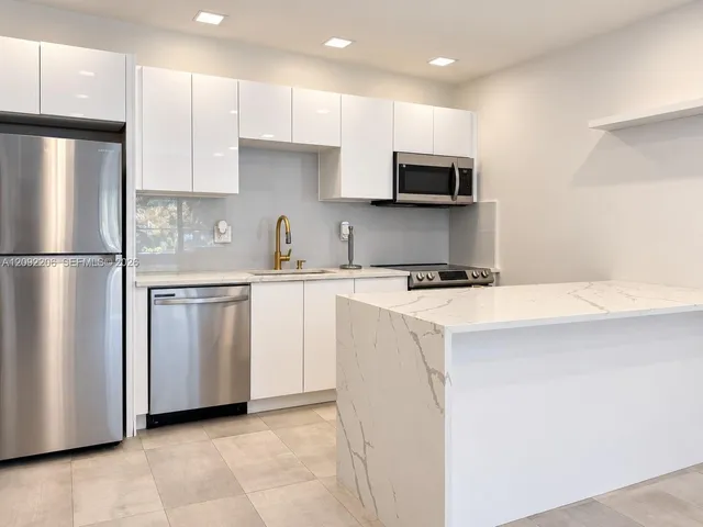 1-bedroom rental at 551 NE 26th Street #w, Wilton Manors