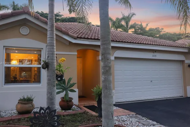 4-bedroom rental at 1575 Zenith Way #1575, Weston
