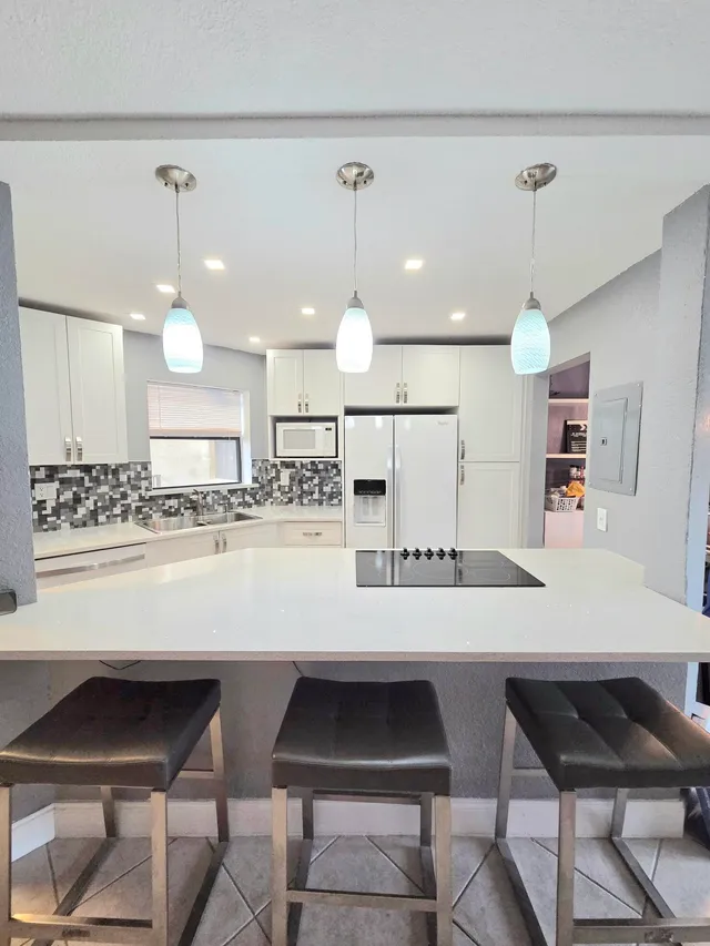 1-bedroom home at 6655 W Broward Boulevard #203, Plantation