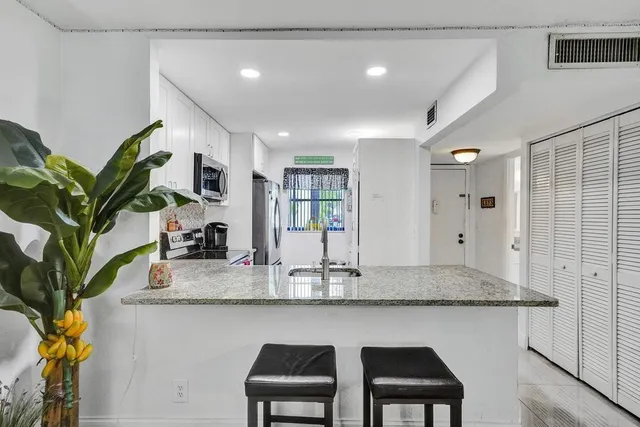 1-bedroom home at 3060 HOLIDAY SPRINGS Boulevard #106, Margate