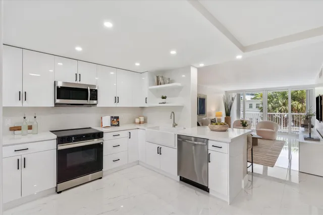 3-bedroom home at 2200 NE 33rd Avenue #2J, Fort Lauderdale