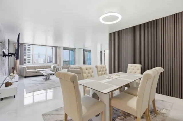 2-bedroom rental at 2101 S Ocean Drive #1507, Hollywood