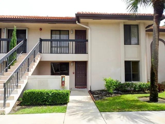 2-bedroom rental at 350 Club Circle #105, Boca Raton