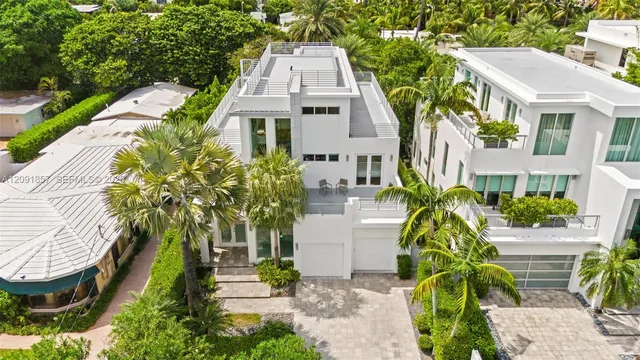 4-bedroom home at 2317 N Atlantic Boulevard, Fort Lauderdale