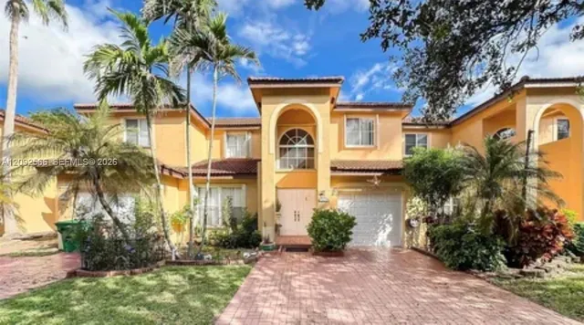 3-bedroom home at 14015 N Forest Oak Circle, Davie