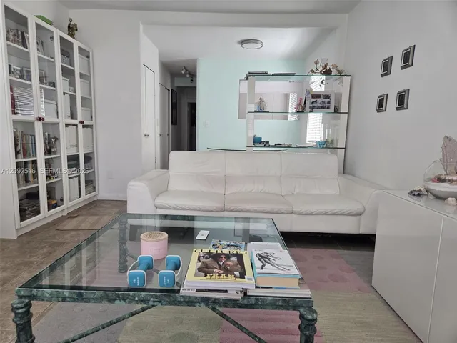 1-bedroom home at 717 Espanola Way #207, Miami Beach
