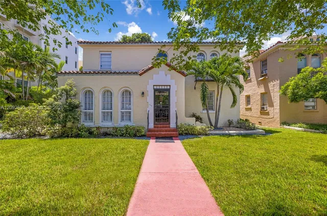 Commercial at 114 Menores Avenue, Coral Gables