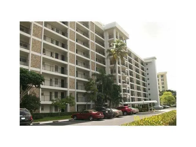 1-bedroom home at 3150 N Palm Aire Drive #Unit 407, Pompano Beach