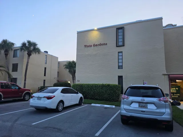 2-bedroom home at 733 SE 1st Way #102, Deerfield Beach