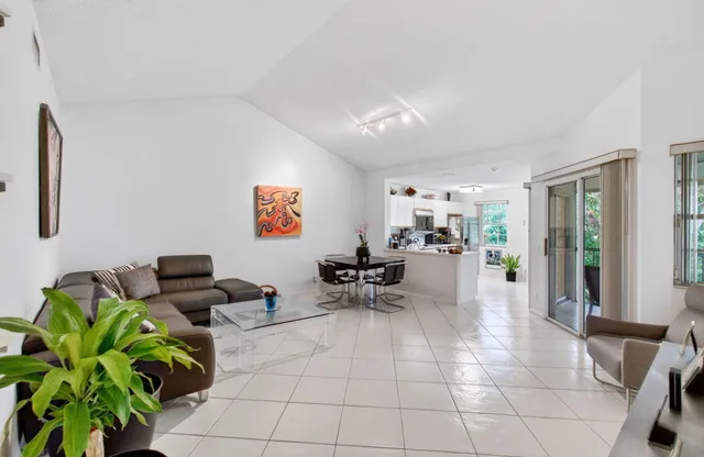2-bedroom home at 6737 Via Regina, Boca Raton