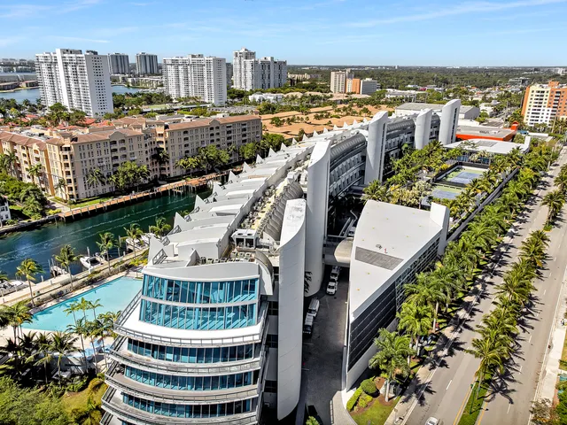 2-bedroom home at 2950 NE 188th Street #122, Aventura