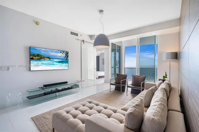 3-bedroom home at 15811 Collins Avenue #2006, Sunny Isles Beach