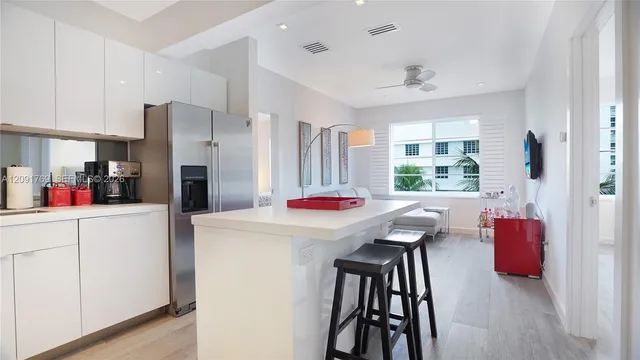 2-bedroom home at 1460 Ocean Drive #407, Miami Beach