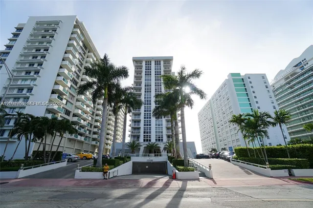 1-bedroom home at 1228 West Avenue #513, Miami Beach