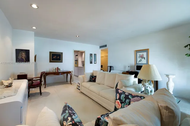 1-bedroom home at 1408 Brickell Bay Drive #414, Miami