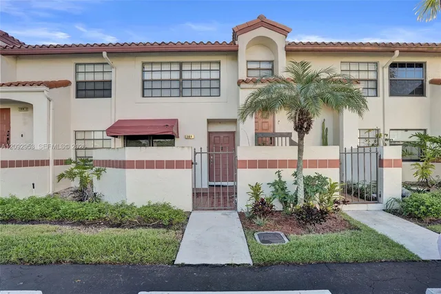 2-bedroom home at 105 Liberty Court, Deerfield Beach