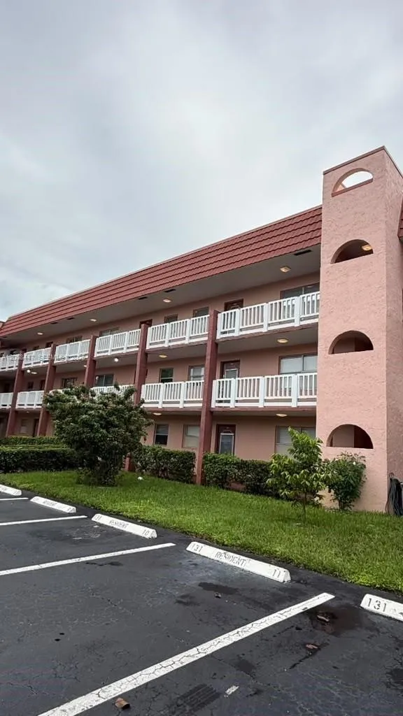 1-bedroom home at 9641 Sunrise Lakes Boulevard #305, Sunrise