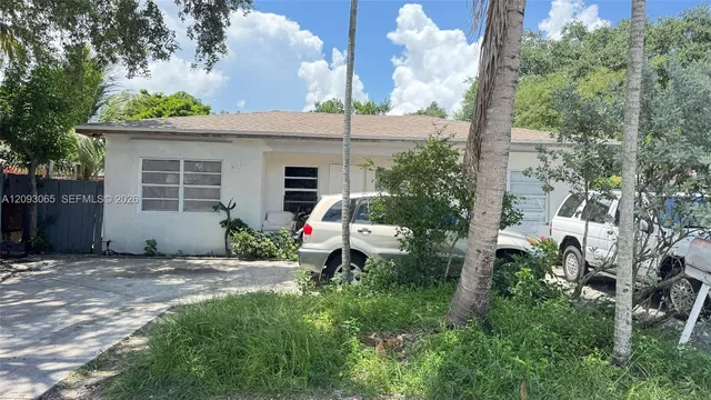 4-bedroom home at 551 NE 159th Street, Miami