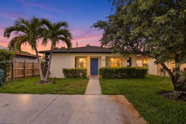 4-bedroom rental at 209 NE 35th Street #NA, Oakland Park