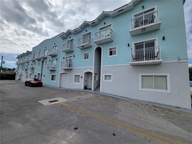 3-bedroom rental at 6336 SW 27th Street #7, Miramar
