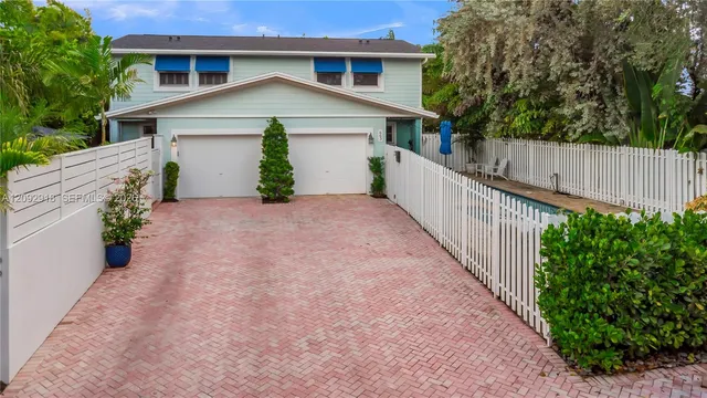3-bedroom rental at 663 Ponce De Leon Drive #2, Fort Lauderdale