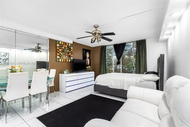1-bedroom rental at 3720 Inverrary Drive #1M, Lauderhill