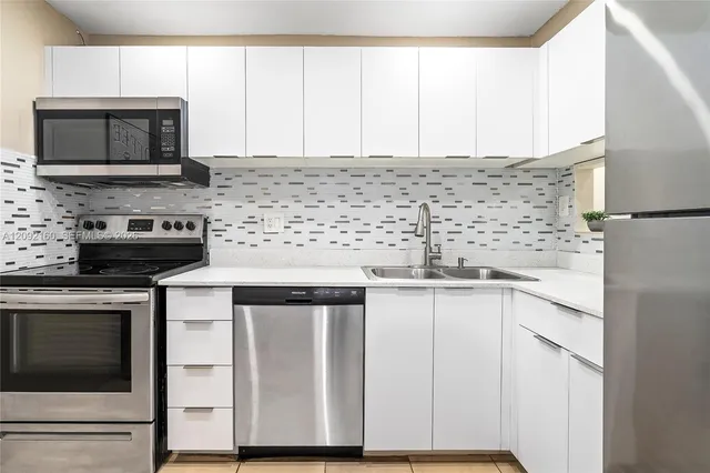 1-bedroom rental at 3670 Inverrary Drive #1OB, Lauderhill