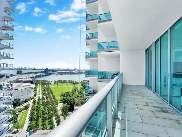 2-bedroom rental at 900 Biscayne Boulevard #2412, Miami