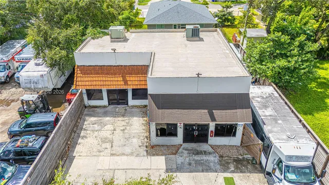 Commercial at 6260 Johnson Street, Hollywood