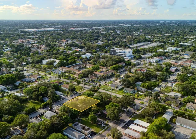 Commercial at 426 NW 14th Avenue #1-8, Fort Lauderdale