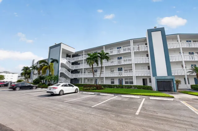 2-bedroom rental at 2008 EXETER A #2008, Boca Raton