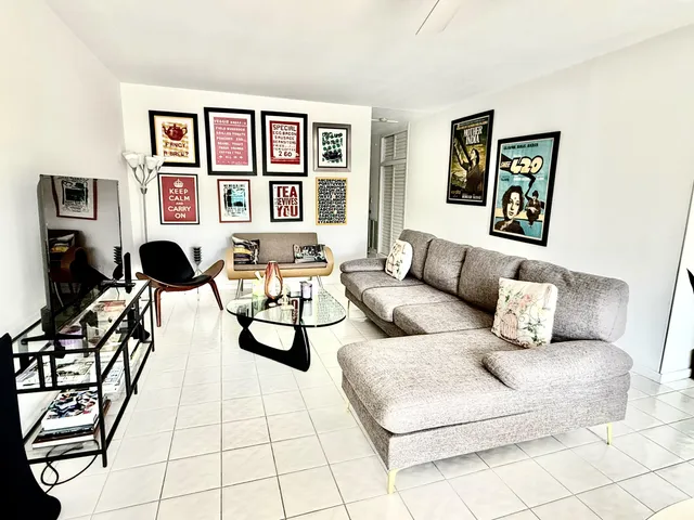 2-bedroom rental at 128 Venetian Drive, Delray Beach