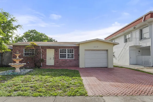 3-bedroom rental at 117 SW 4th Avenue, Hallandale Beach