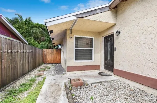 3-bedroom home at 281 SW 83rd Avenue, North Lauderdale