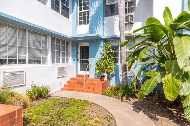 1-bedroom home at 1005 Meridian Avenue #8, Miami Beach