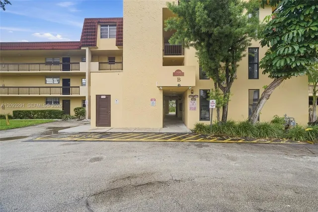 2-bedroom home at 3490 Foxcroft Road #B303, Miramar