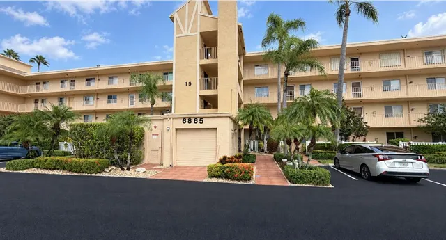2-bedroom home at 6865 Huntington Lane #203, Delray Beach