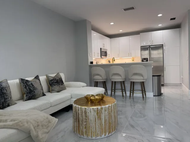 3-bedroom rental at 115 S Longport Circle #D, Delray Beach