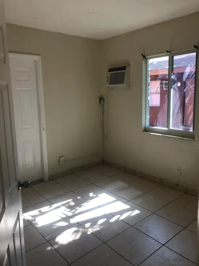 2-bedroom rental at 829 NW 10TH Terrace #4, Fort Lauderdale