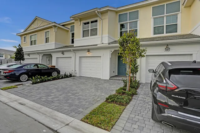 3-bedroom rental at 585 SANDERLING Circle, Deerfield Beach