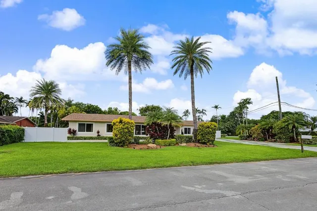 4-bedroom home at 12804 SW 94th Place, Miami