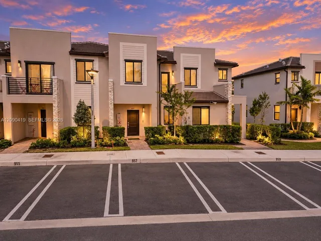 3-bedroom home at 957 NE 211th Street, Miami