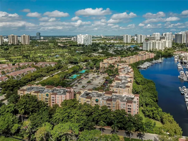3-bedroom rental at 19555 E Country Club Drive #8202, Aventura