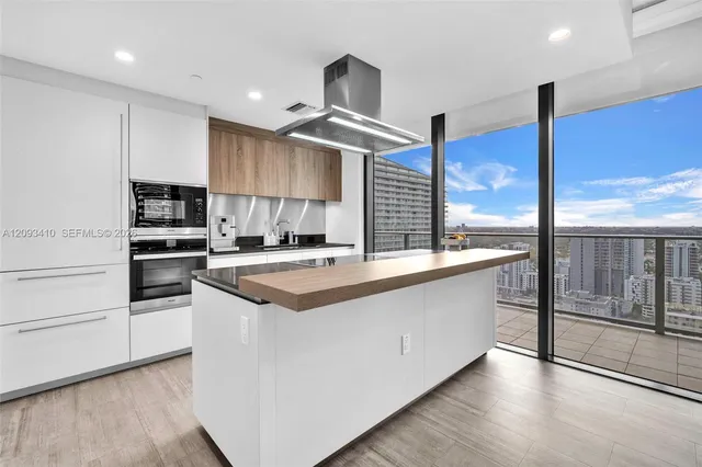 2-bedroom rental at 1000 Brickell Plaza #3112, Miami