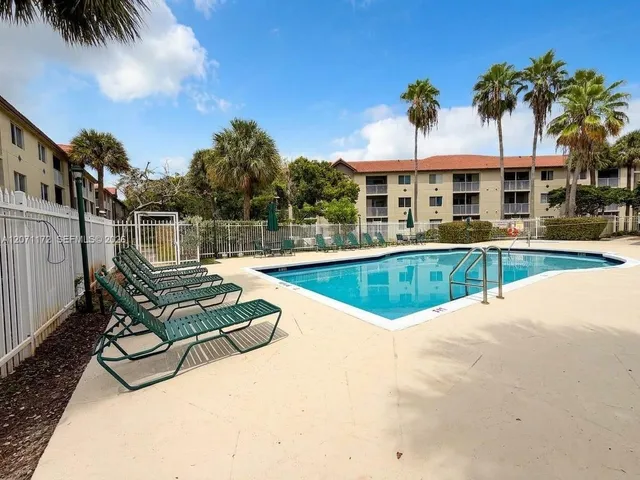 3-bedroom rental at 470 S Park Road #7-207, Hollywood