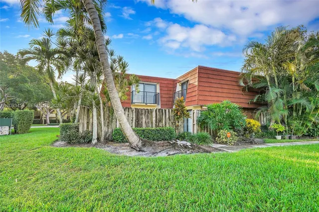 2-bedroom rental at 9861 NW 6th Court, Plantation