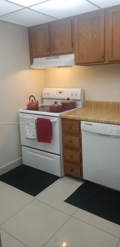 1-bedroom rental at 3650 Inverrary Drive #2Y, Lauderhill