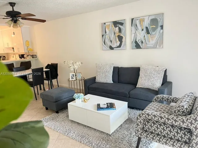 2-bedroom rental at 4132 NW 88th Avenue #105, Coral Springs