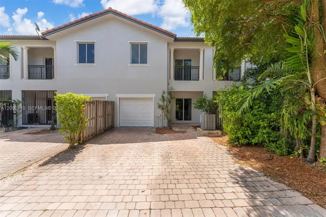 4-bedroom rental at 11245 SW 231st Lane, Miami