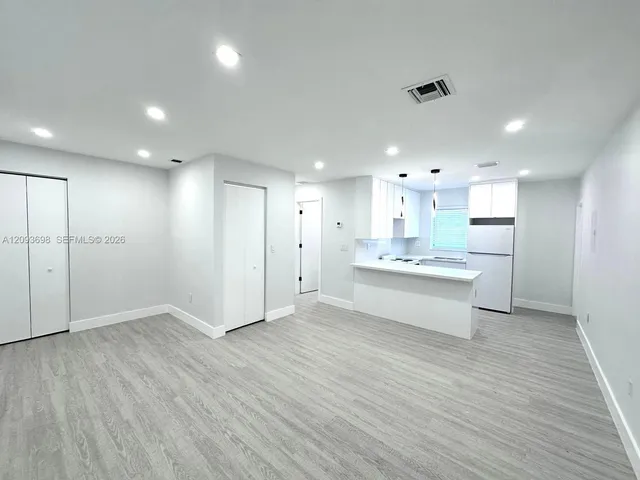1-bedroom rental at 215 Zamora Avenue #9, Coral Gables